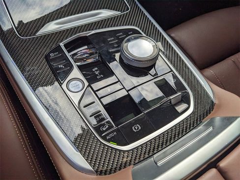 Used 2024 BMW X7 M60i w/ Executive Package image 20