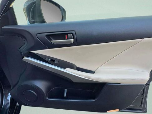 Used 2017 Lexus IS 300 F Sport image 13