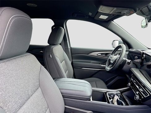 New 2026 Chevrolet Traverse LT w/ LPO, Floor Liner Package image 33