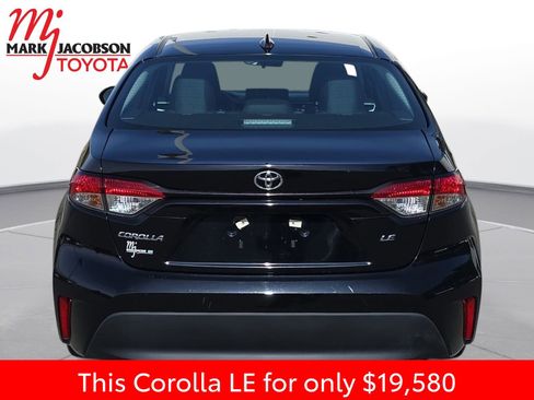 Used 2025 Toyota Corolla LE image 11