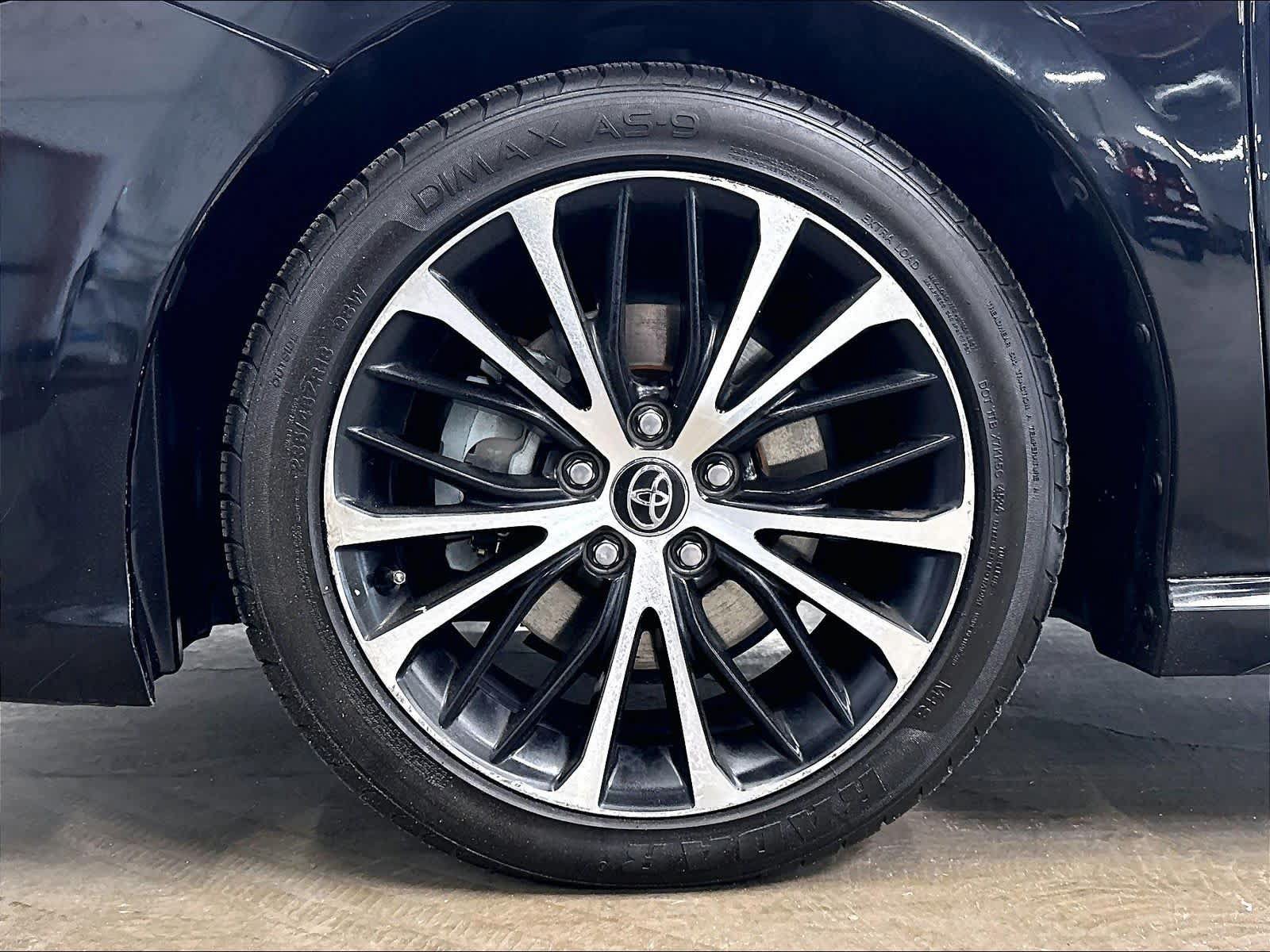 Used 2020 Toyota Camry SE FWD image 11