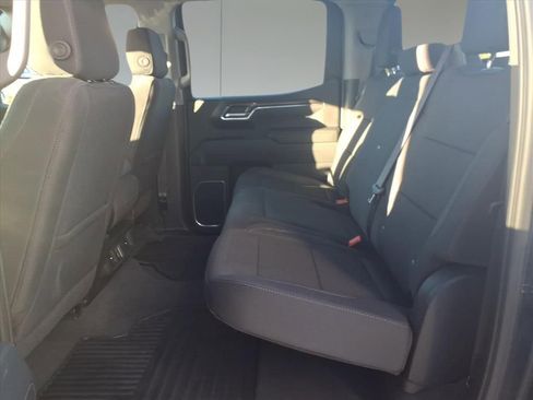 Used 2024 Chevrolet Silverado 1500 LT image 25