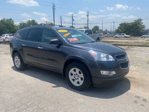 Used 2012 Chevrolet Traverse LS image 1