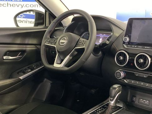 Used 2025 Nissan Sentra SR FWD image 14