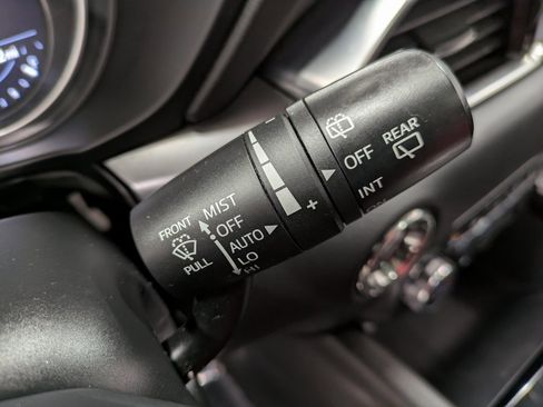 Used 2018 MAZDA CX-5 Touring w/ Preferred Equipment Package image 18