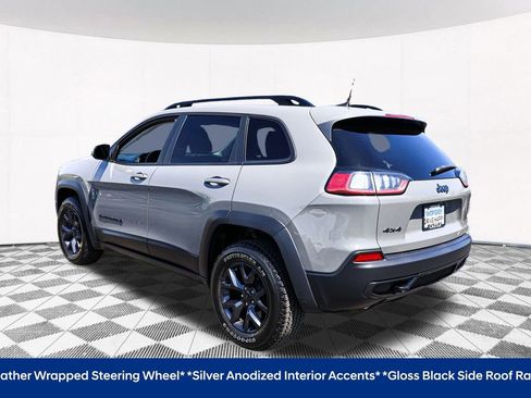 Used 2019 Jeep Cherokee Latitude AWD/4WD image 9