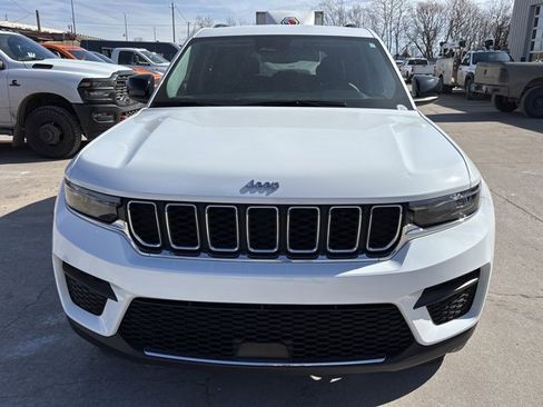 Used 2023 Jeep Grand Cherokee Laredo w/ Trailer Tow Prep Group (B) image 10