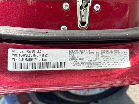 Used 2021 Jeep Cherokee Latitude w/ Mopar Interior Package image 30