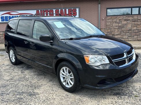 Used 2016 Dodge Grand Caravan SXT w/ Rear Park Assist Package FWD image 3