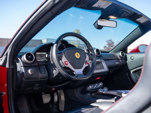 Used 2013 Ferrari California Convertible 2D image 2