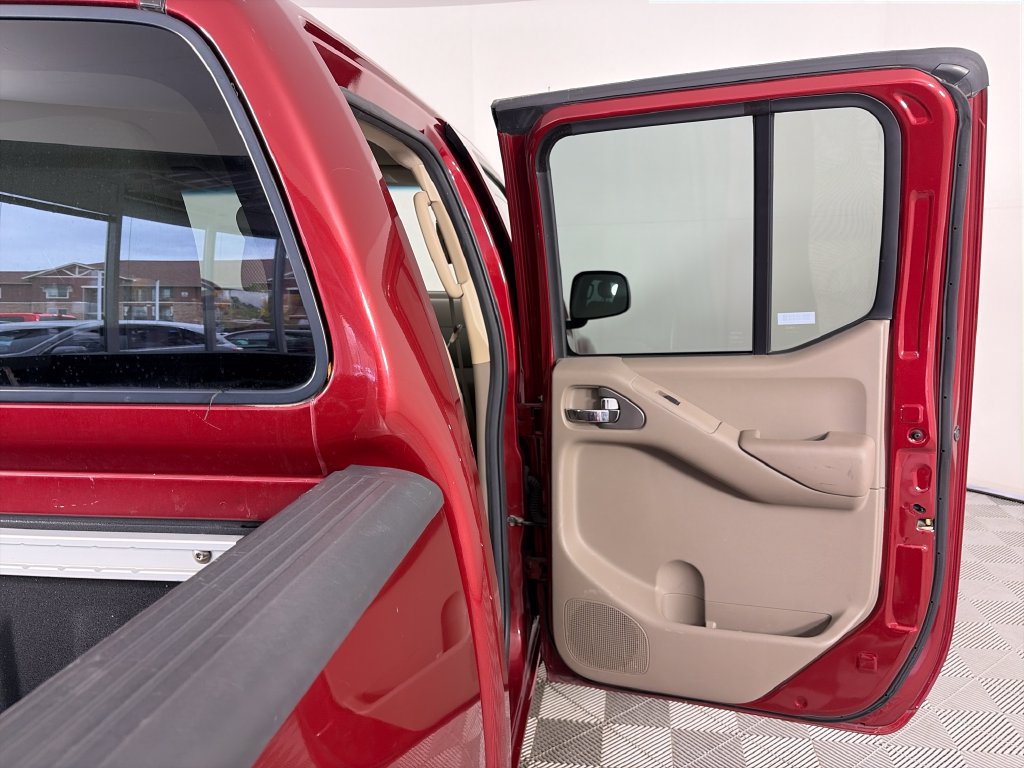 Used 2017 Nissan Frontier SV w/ SV Value Truck Package AWD/4WD image 27