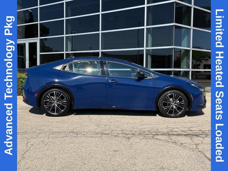 Used 2025 Toyota Prius Limited w/ Limited Premium Package FWD image 2