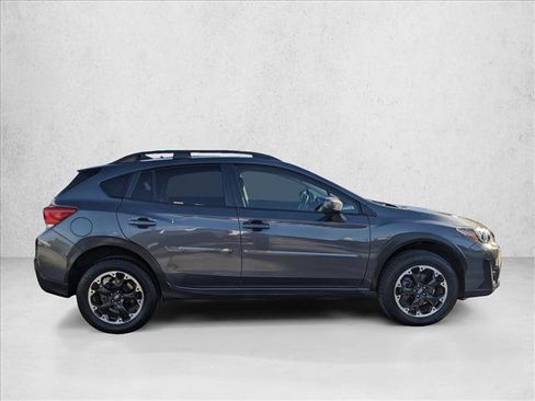 Used 2021 Subaru Crosstrek 2.0i Premium image 4