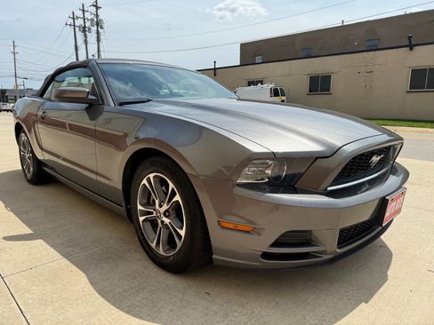 Used 2014 Ford Mustang Premium image 4