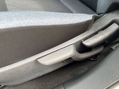 Used 2025 Nissan Versa SV FWD image 14