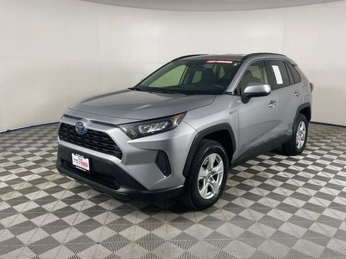 Used 2020 Toyota RAV4 LE AWD/4WD image 1
