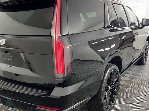 Used 2025 Cadillac Escalade Sport Platinum w/ LPO, ONYX Package AWD/4WD image 6