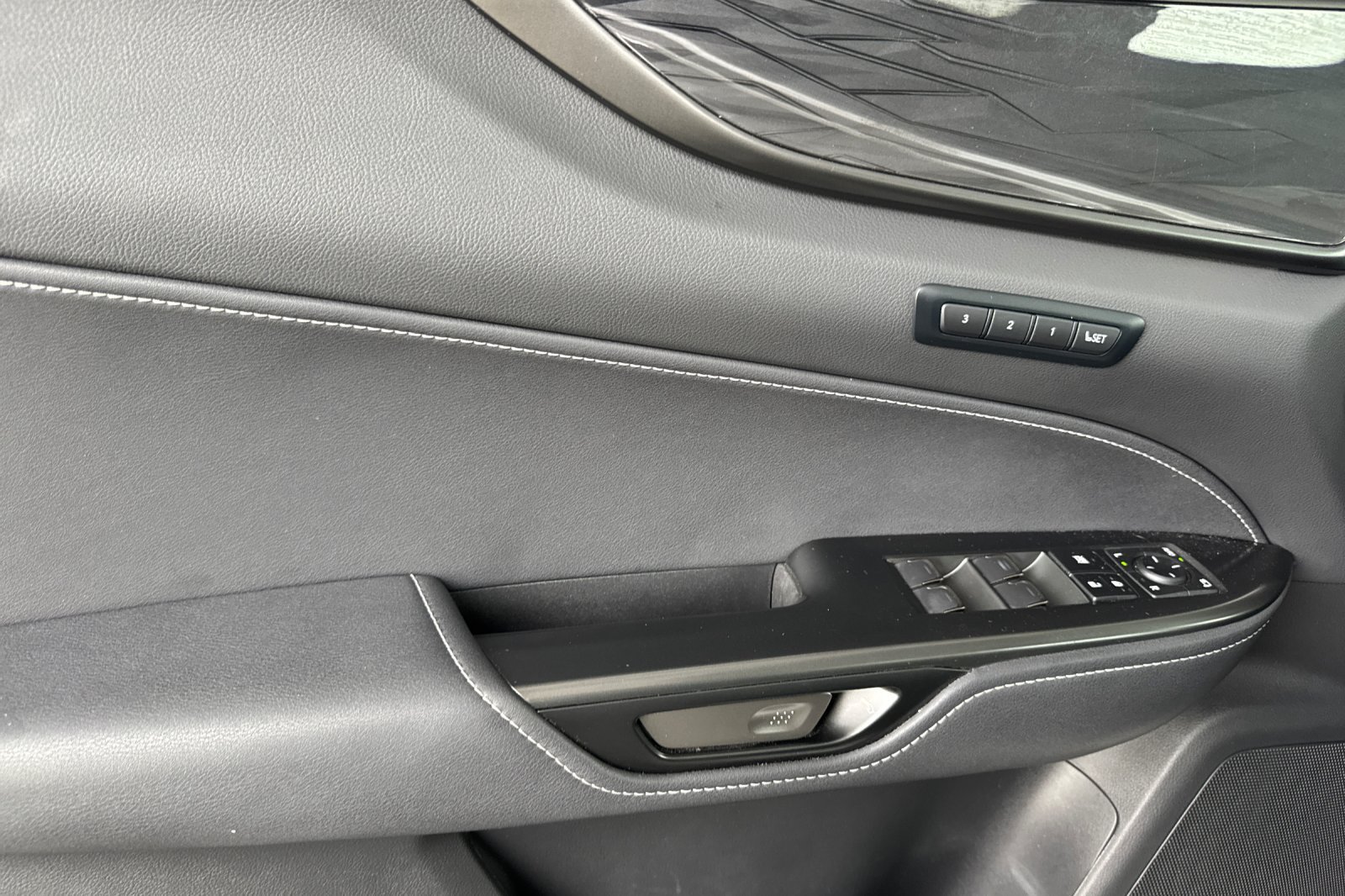 Used 2025 Lexus NX 250 FWD w/ Accessory Package (Z2) image 12