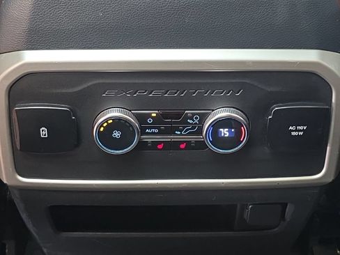 Used 2024 Ford Expedition Limited AWD/4WD image 24
