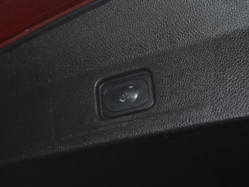 Used 2014 Ford Explorer XLT w/ Equipment Group 202A image 25