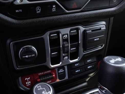 Certified 2025 Jeep Wrangler Unlimited Sport AWD/4WD image 16