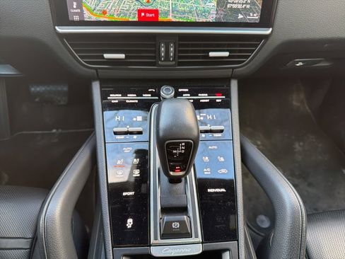 Certified 2020 Porsche Cayenne image 21