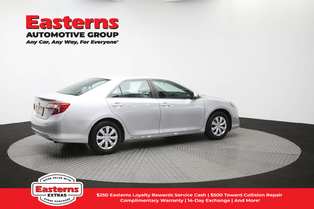 Used 2014 Toyota Camry LE FWD image 43