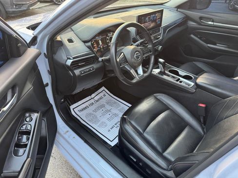 Used 2024 Nissan Altima 2.5 SR w/ SR Premium Package image 11