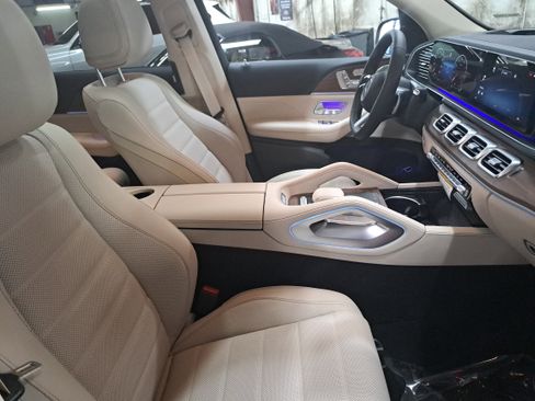 New 2026 Mercedes-Benz GLS 450 4MATIC image 10