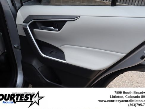 Used 2020 Toyota RAV4 XLE Premium AWD/4WD image 28