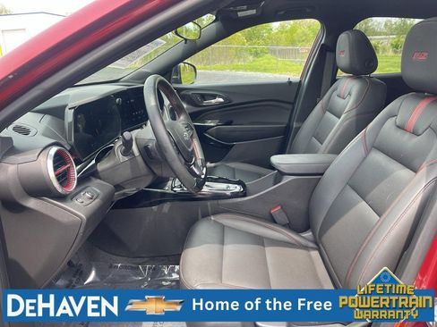 Used 2024 Chevrolet Trax RS w/ Sunroof Package FWD image 20