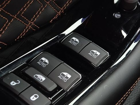 Used 2024 Jeep Grand Cherokee Summit w/ Adv Protech Group IV AWD/4WD image 17