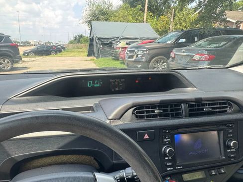 Used 2013 Toyota Prius C Three FWD image 32