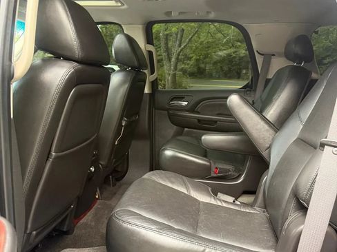 Used 2008 Cadillac Escalade AWD image 25