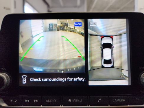Used 2022 Nissan Sentra SR w/ SR Premium Package FWD image 22