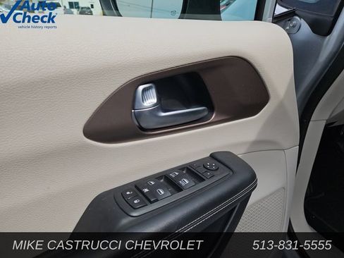 Used 2023 Chrysler Voyager LX FWD image 24