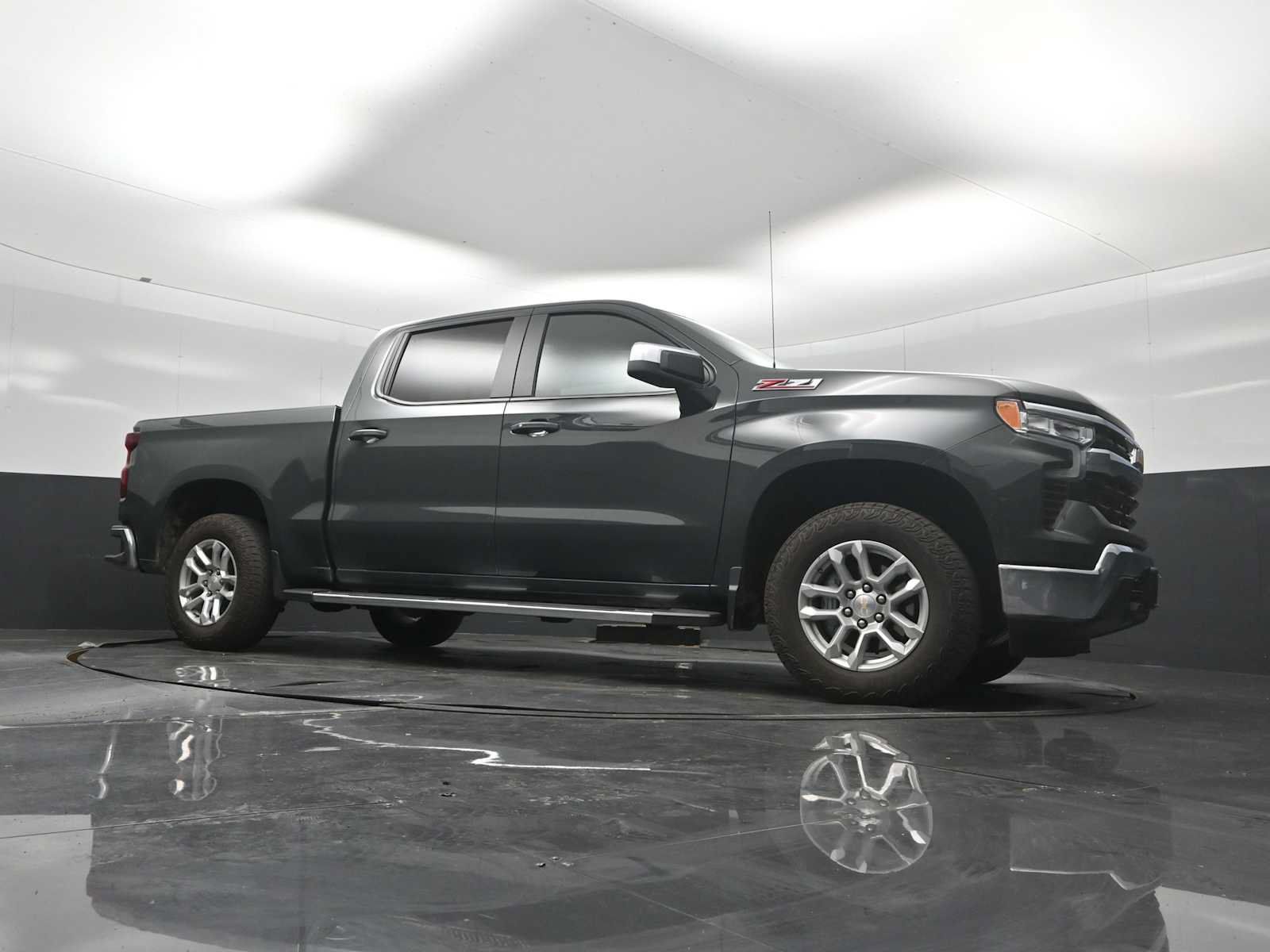 Used 2025 Chevrolet Silverado 1500 LT w/ Z71 Off-Road Package AWD/4WD image 25