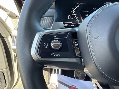 Used 2023 BMW 760i xDrive image 26