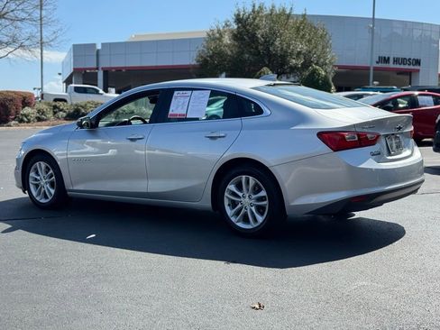 Used 2018 Chevrolet Malibu LT image 11