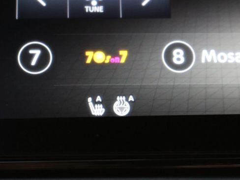 Used 2023 Nissan Ariya AWD image 55