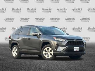 Used 2019 Toyota RAV4 LE video 2
