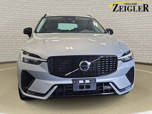Used 2023 Volvo XC60 B5 Plus w/ Climate Package AWD/4WD image 2