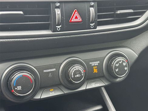 Used 2023 Kia Forte LXS w/ LXS Technology Package FWD image 32