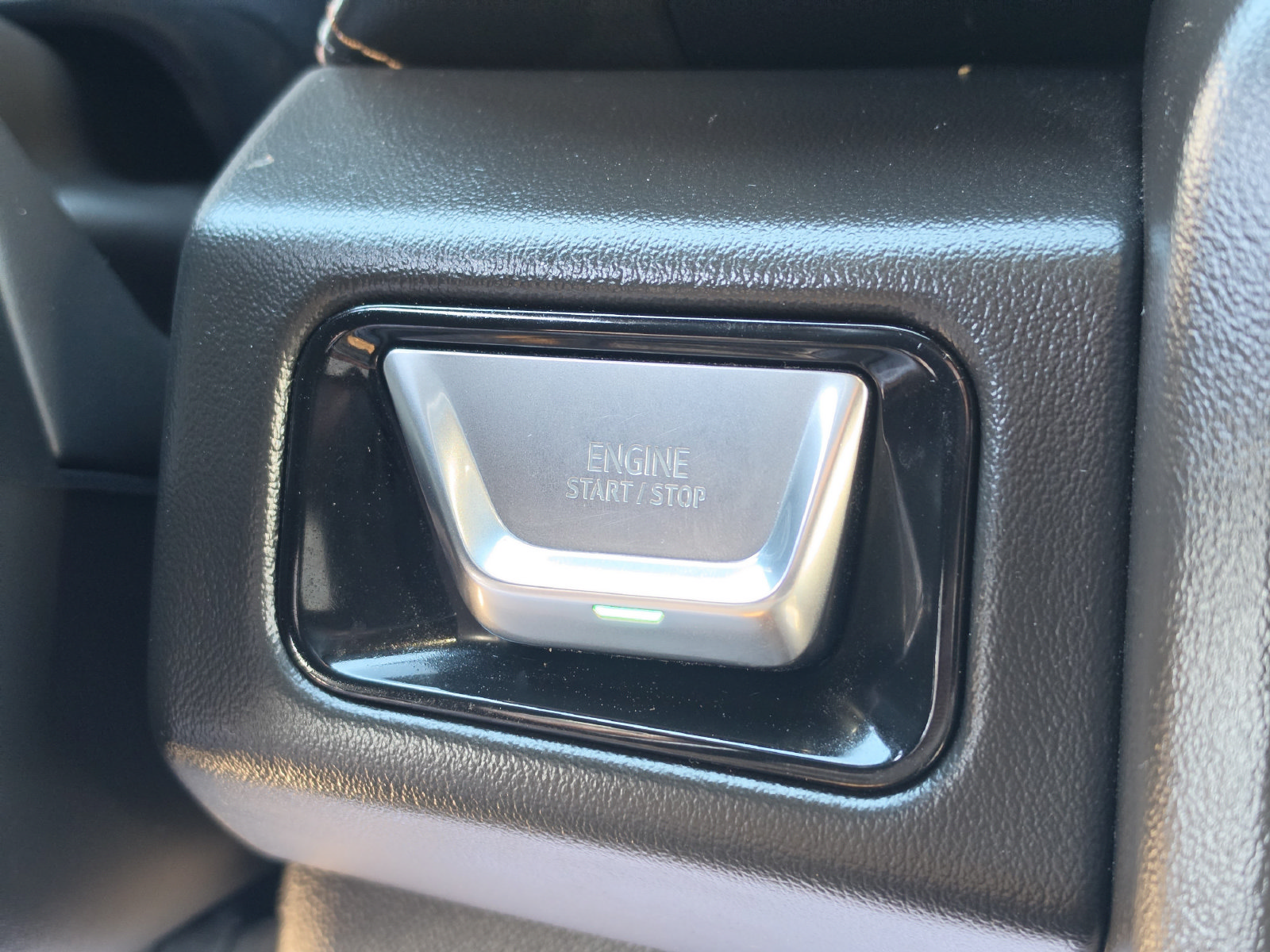 Used 2025 GMC Yukon AT4 w/ AT4 Premium Package AWD/4WD image 36