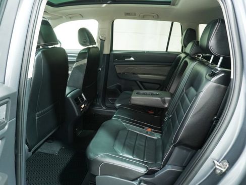 Used 2023 Volkswagen Atlas SEL Premium AWD/4WD image 14
