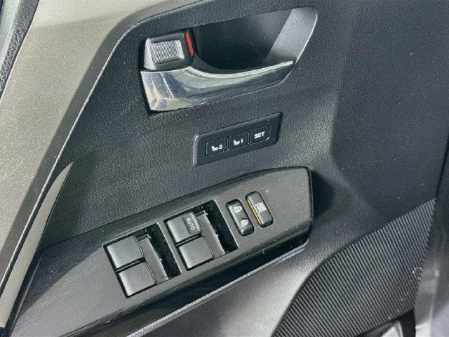 Used 2017 Toyota RAV4 Limited w/ Carpet Mat Package AWD/4WD image 22