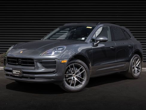 Certified 2024 Porsche Macan AWD/4WD image 1