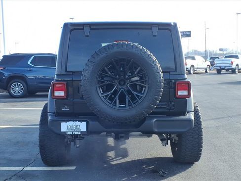 Used 2024 Jeep Wrangler Sport S image 29