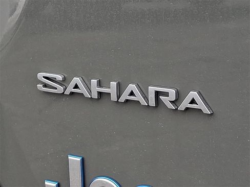 Used 2023 Jeep Wrangler Unlimited Sahara image 33