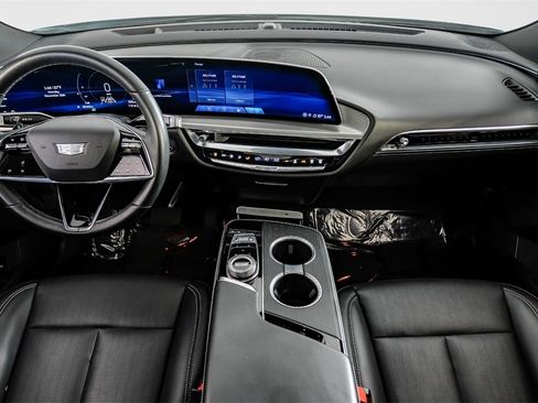 Used 2024 Cadillac Lyriq Luxury image 14
